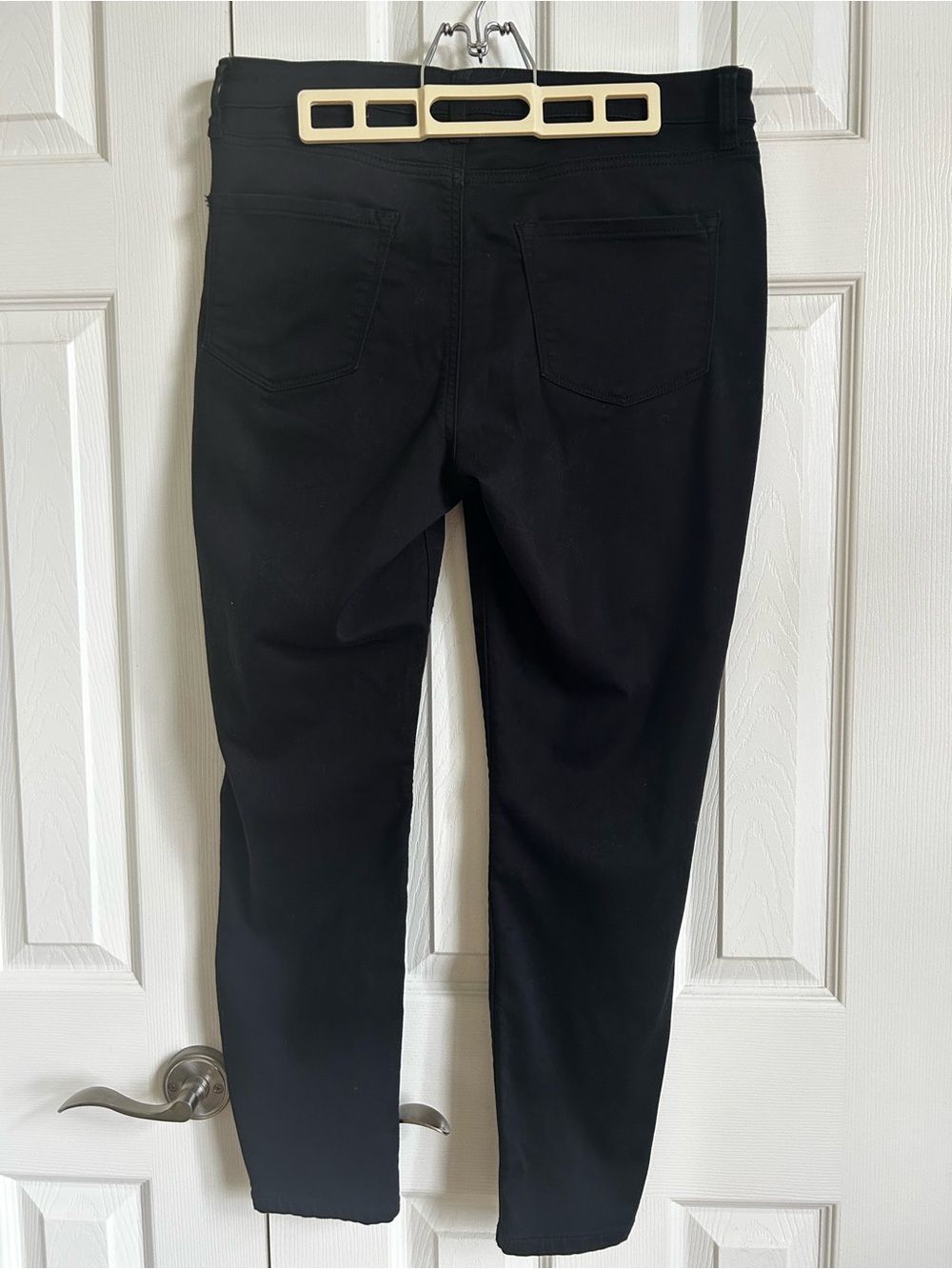 Reitmans Black Skinny Women’s Jeans - Sleek Back Pocket Detail